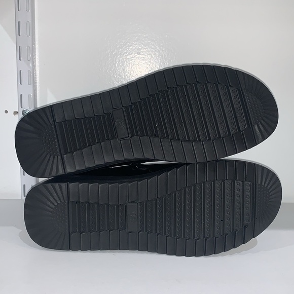 3 CLOVER BLACK BOOTS - Picture 10 of 10